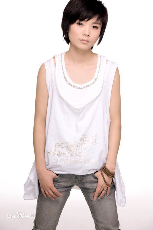 最新许飞在《恰许同学年少》专辑宣传图中的图集