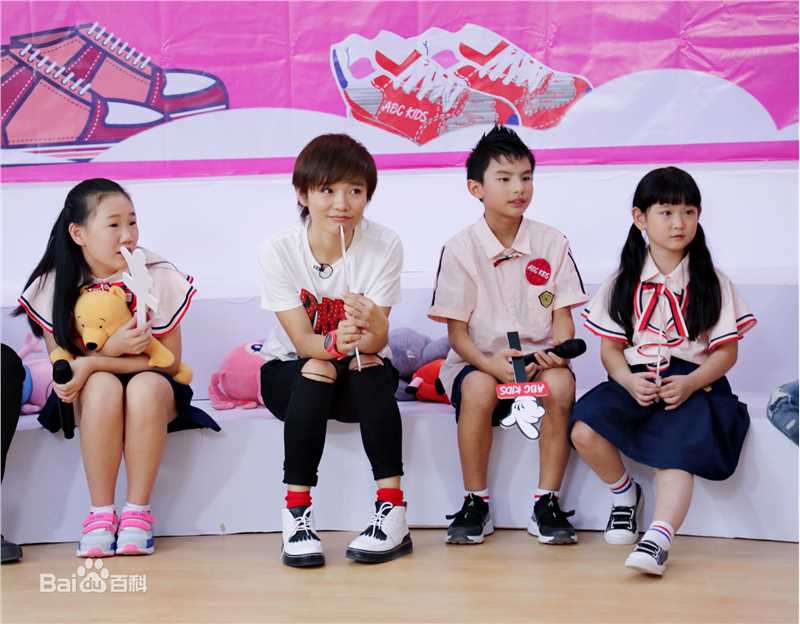 最新许飞在《新声有范》中的图集