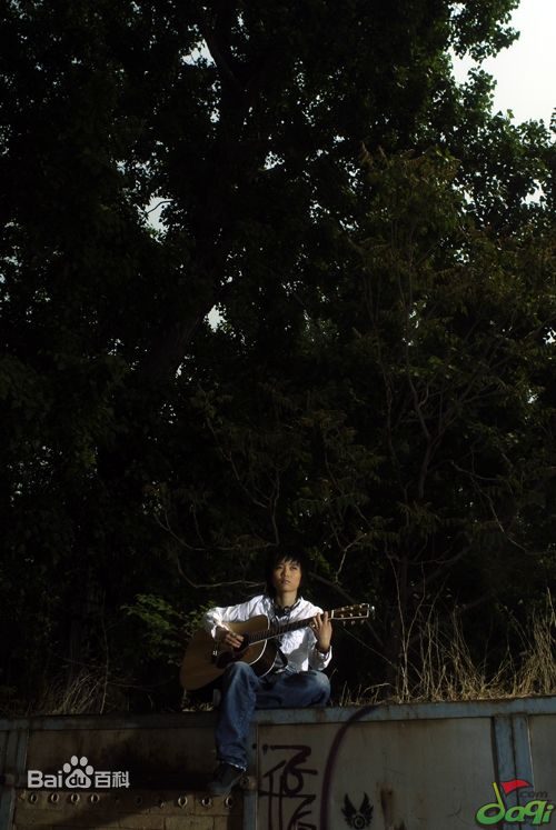 最优质许飞在首张创作EP《也许，飞》中的相册