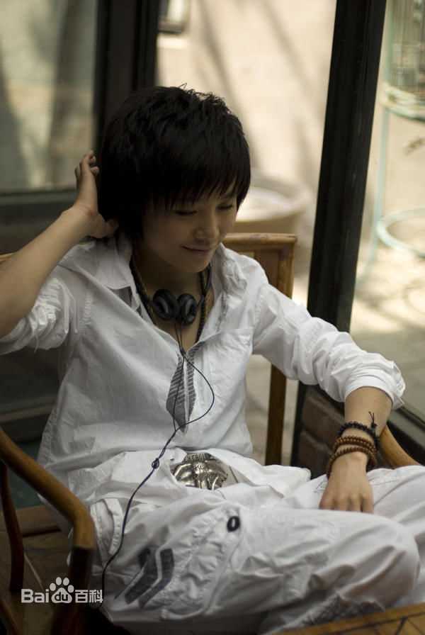 最优质许飞在首张创作EP《也许，飞》中的相册