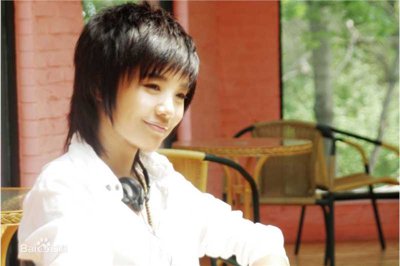 最优质许飞在首张创作EP《也许，飞》中的相册