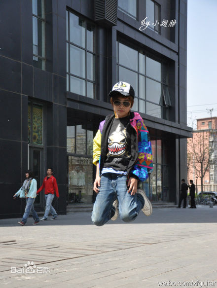 许飞生活照素颜照壁纸