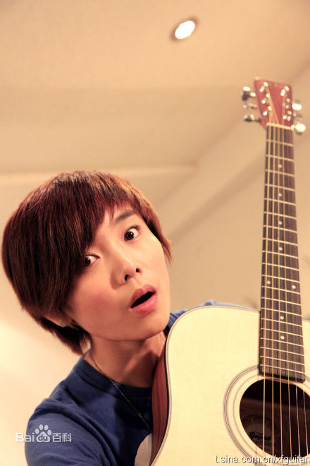 许飞生活照素颜照壁纸