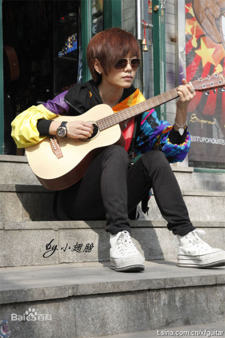 许飞生活照素颜照壁纸