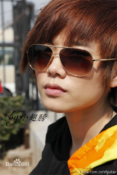 许飞生活照素颜照壁纸