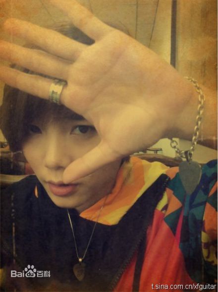 许飞生活照素颜照壁纸