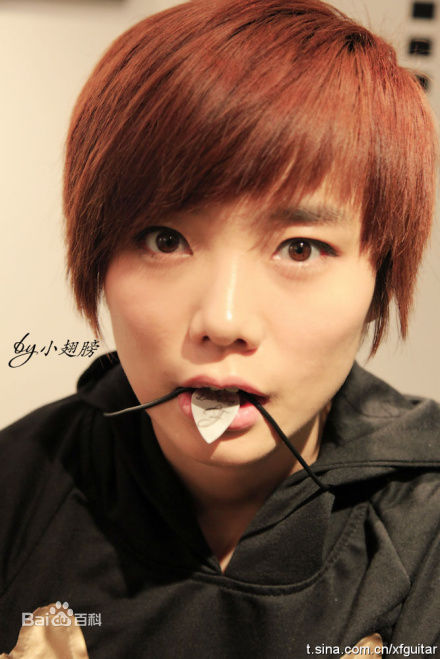 许飞生活照素颜照壁纸