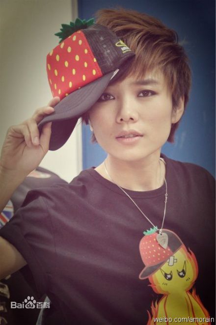 许飞生活照素颜照壁纸