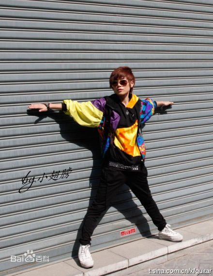 许飞生活照素颜照壁纸