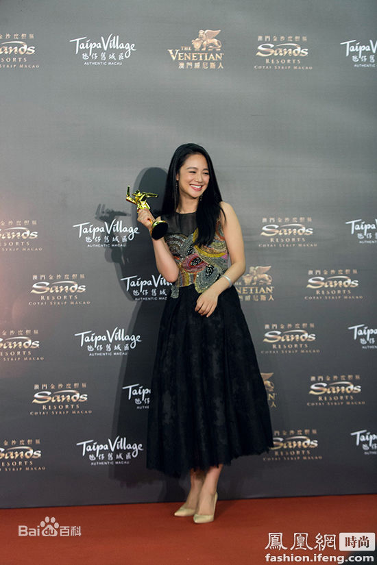 周韵亚洲电影节最佳女配素颜照壁纸