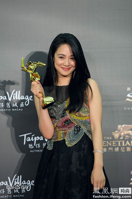 周韵亚洲电影节最佳女配素颜照壁纸