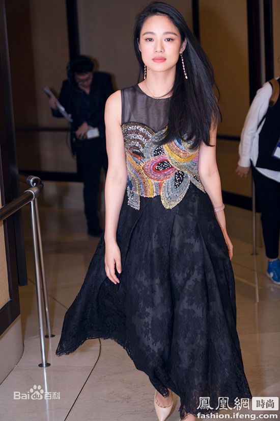 周韵亚洲电影节最佳女配素颜照壁纸