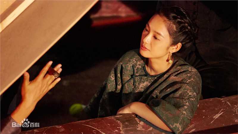 最新周韵在《邪不压正》饰关巧红中的壁纸