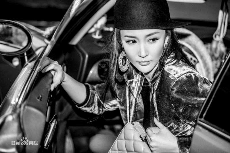 牛萌萌(Niu Mengmeng)最优质黑白相册