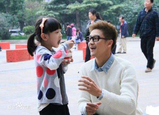 高清田亮在与田雨橙参加互动节目《爸爸去哪儿》中的图集