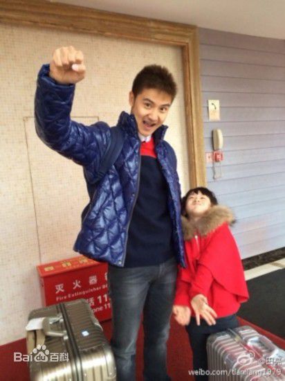 高清田亮在与田雨橙参加互动节目《爸爸去哪儿》中的图集