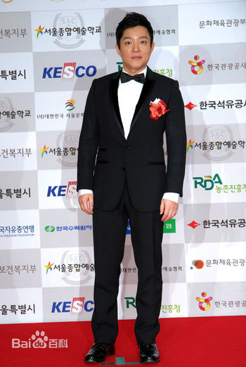 李凡秀(，Lee Bumsoo)获首尔文化艺术大奖图片图集