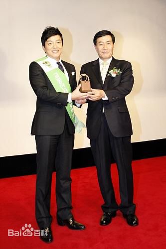 李凡秀(，Lee Bumsoo)获首尔文化艺术大奖图片图集