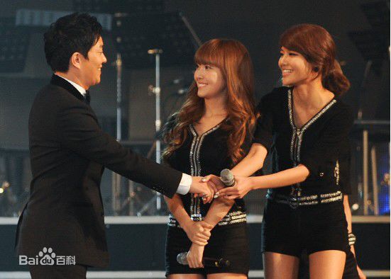 李凡秀(，Lee Bumsoo)获首尔文化艺术大奖图片图集