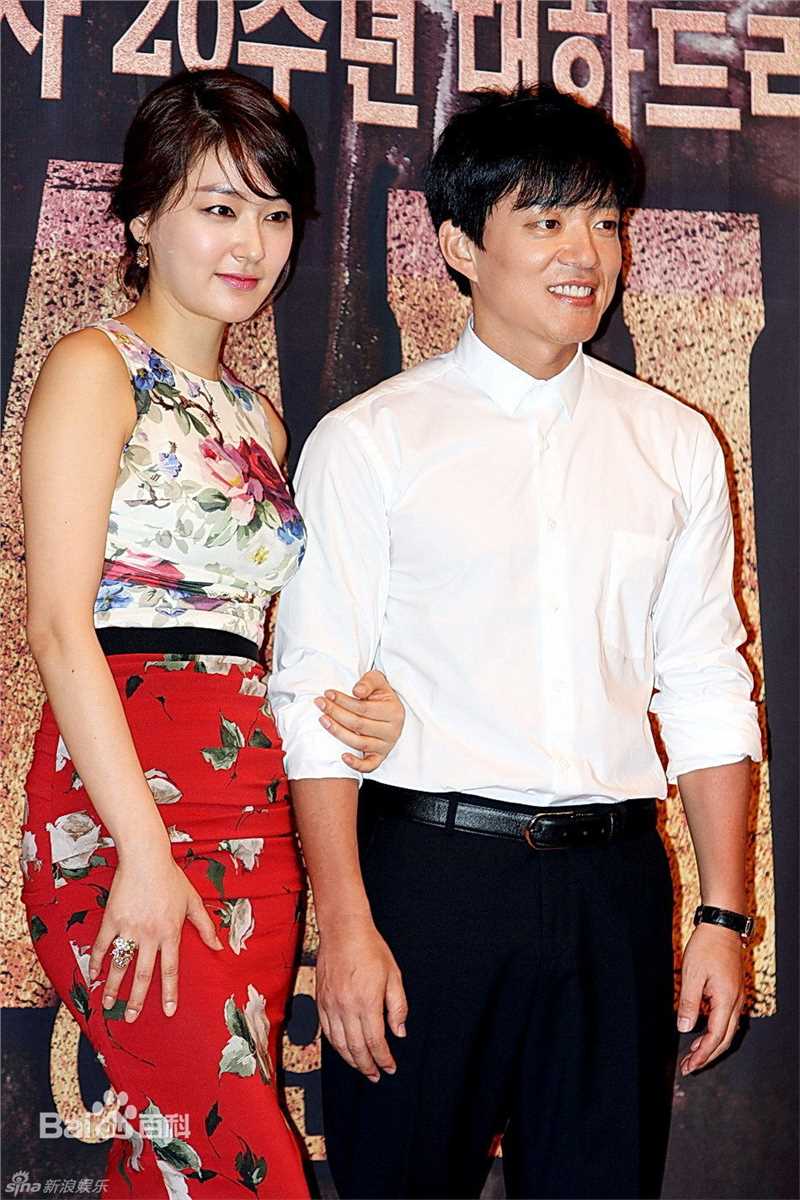 李凡秀(，Lee Bumsoo)照片性感图片图集