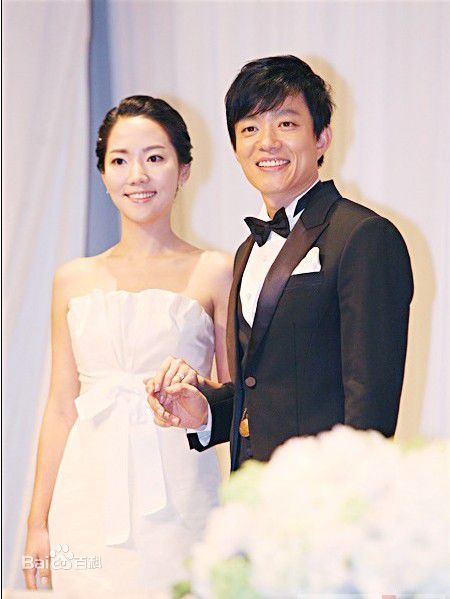 李凡秀(，Lee Bumsoo)婚礼壁纸壁纸