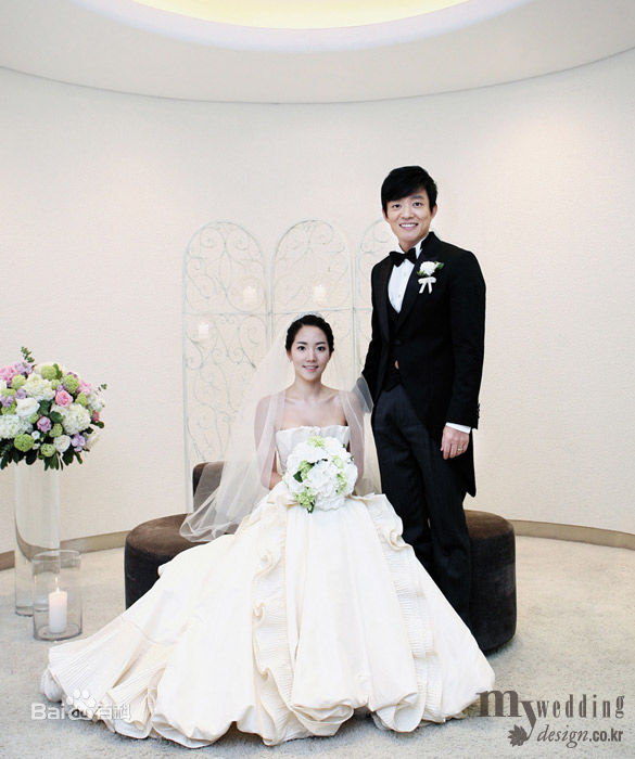 李凡秀(，Lee Bumsoo)婚礼壁纸壁纸