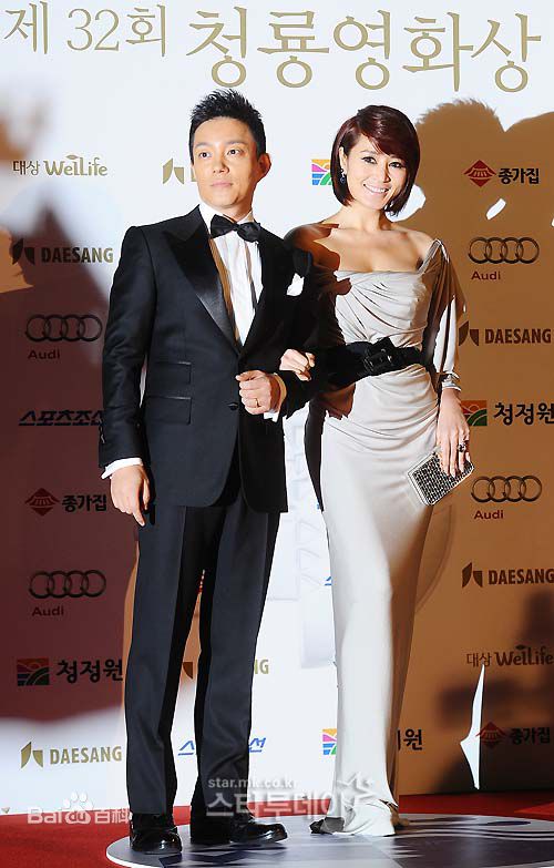 李凡秀(，Lee Bumsoo)第三次主持青龙奖壁纸壁纸