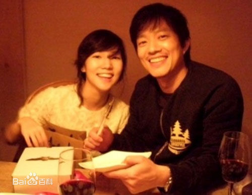 李凡秀(，Lee Bumsoo)与李允珍性感图片图集