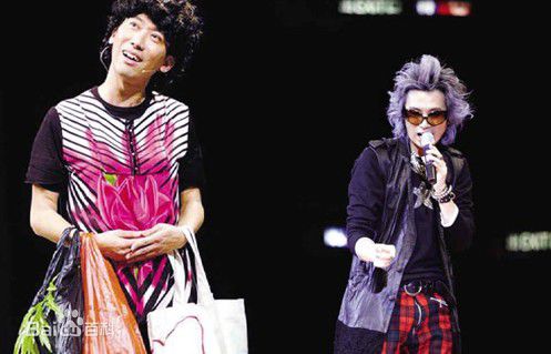 最新张达明(Cheung Tat Ming)在2006年《毒笃笑》舞台表演中的壁纸