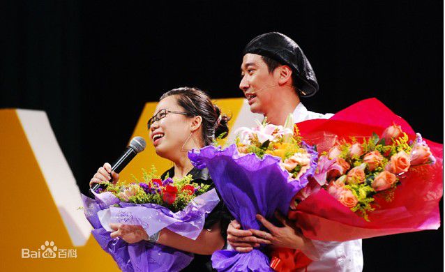 最新张达明(Cheung Tat Ming)在2006年《毒笃笑》舞台表演中的壁纸