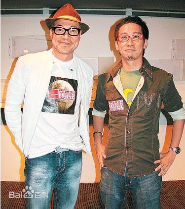 张达明(Cheung Tat Ming)与其他演员合影照前后照片