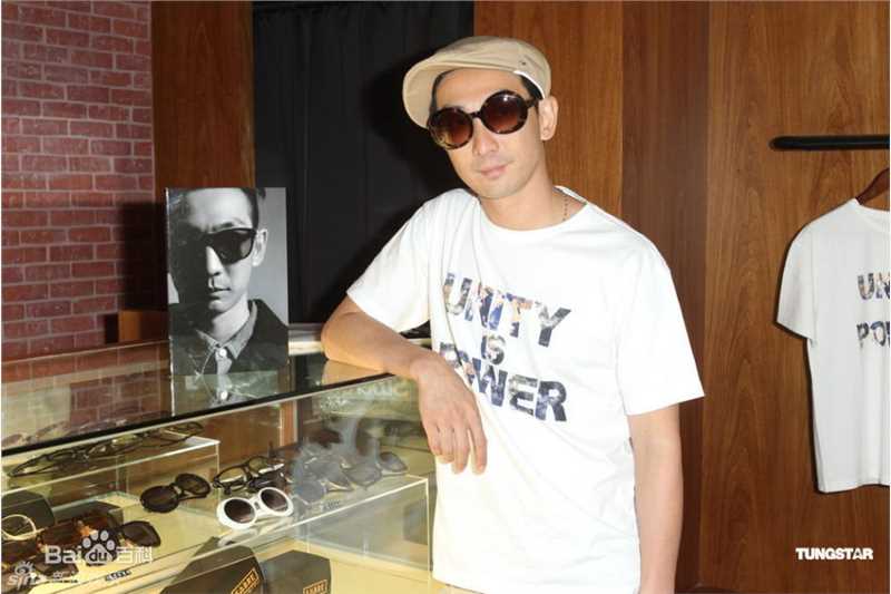 李灿森(Sam Lee)生活照生活照相册