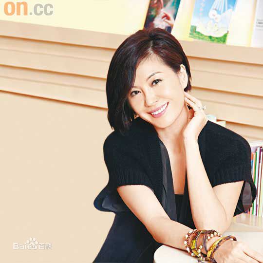 伍咏薇(Christine Ng)生活照前后照片