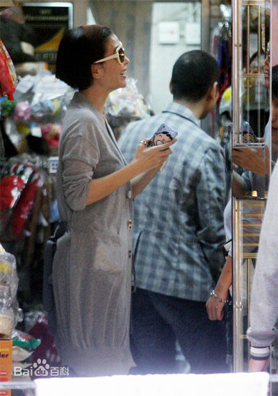 伍咏薇(Christine Ng)生活照前后照片