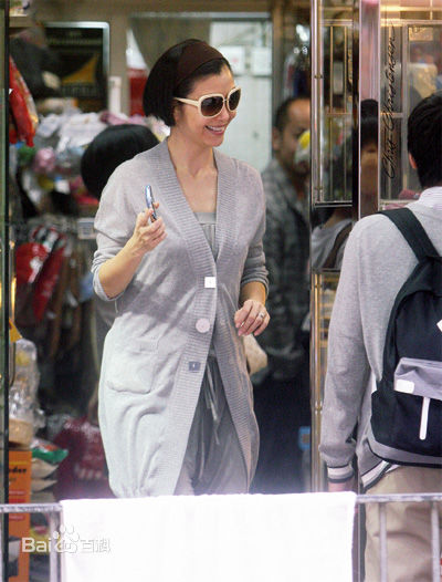 伍咏薇(Christine Ng)生活照前后照片