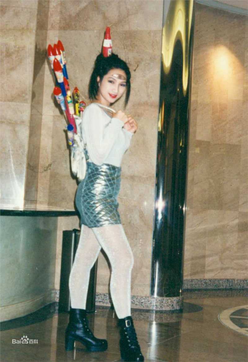 李莉莉(Li Lili)生活照