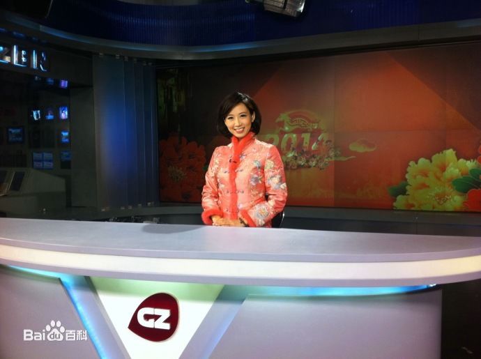 李欣主播工作照图片图集