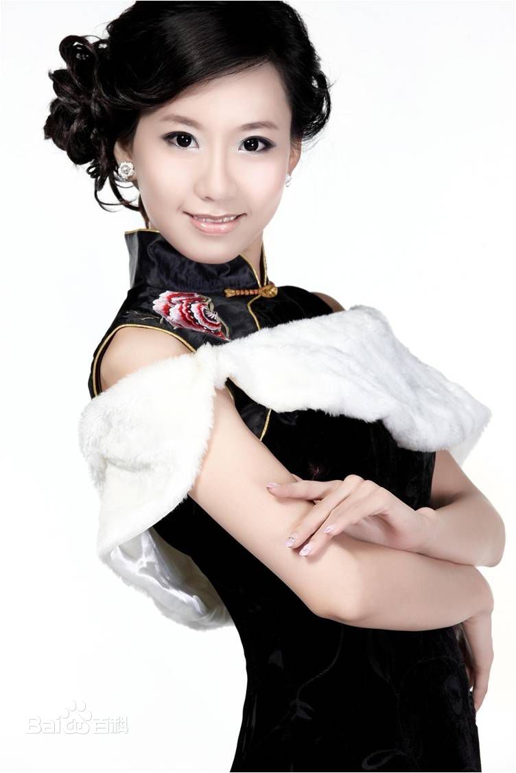 李欣主播工作照图片图集