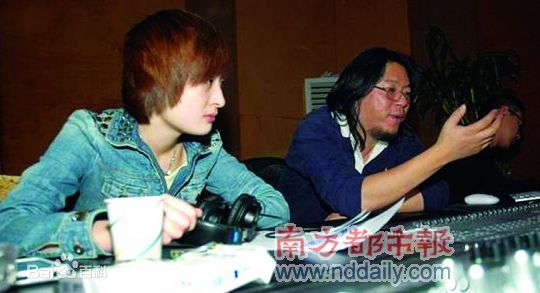 高晓松工作照壁纸壁纸