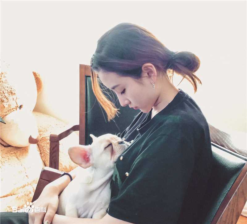 最优质宋祖儿(lareina)在《舌害》翟一桃中的相册