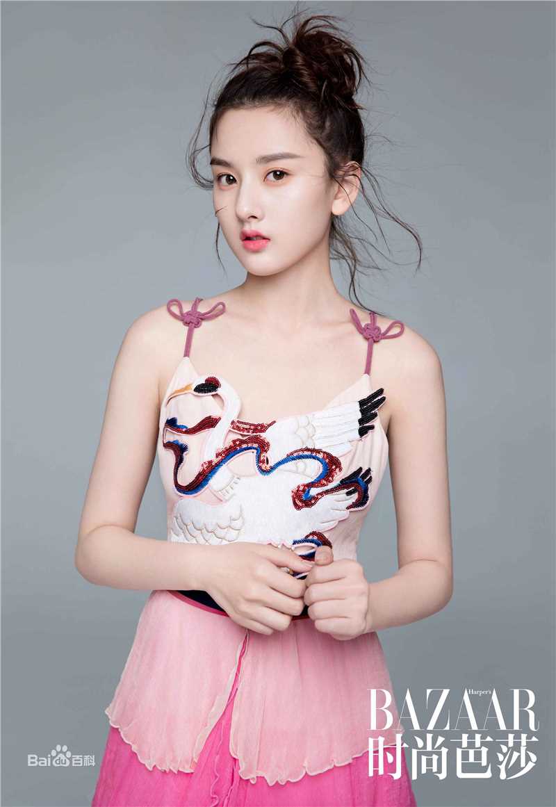 宋祖儿(lareina)在《时尚芭莎》中的