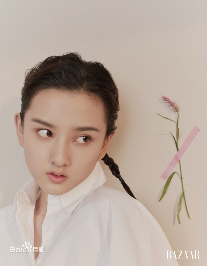 宋祖儿(lareina)在《时尚芭莎》中的