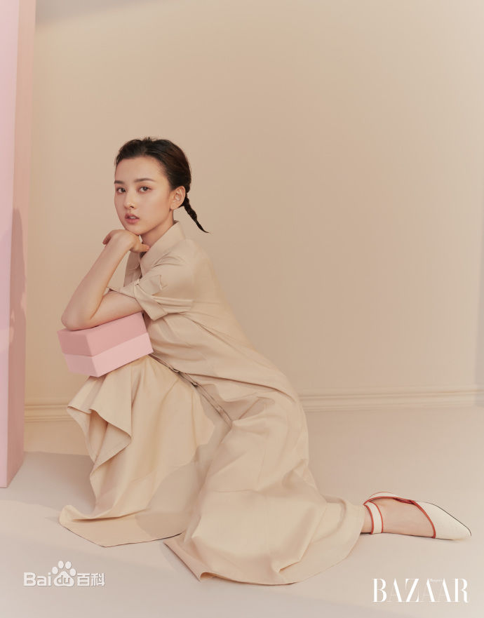 宋祖儿(lareina)在《时尚芭莎》中的