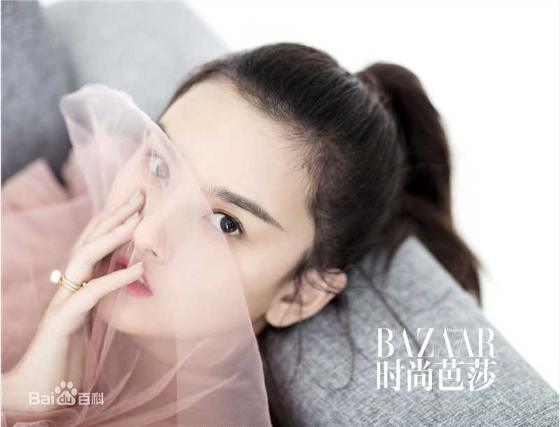 宋祖儿(lareina)在《时尚芭莎》中的