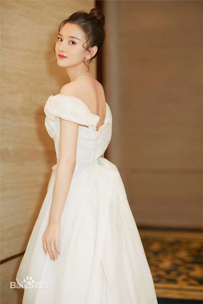 宋祖儿(lareina)芭莎明星慈善夜性感图片图集