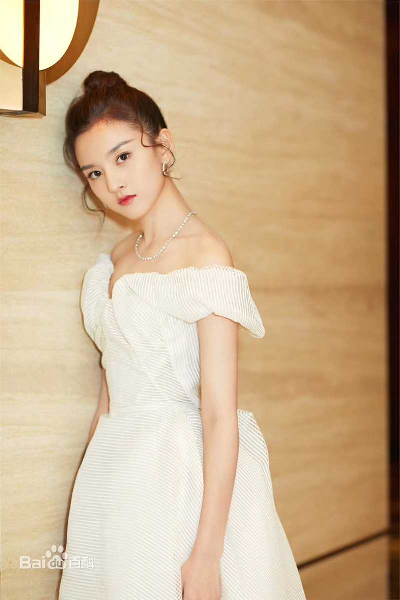 宋祖儿(lareina)芭莎明星慈善夜性感图片图集