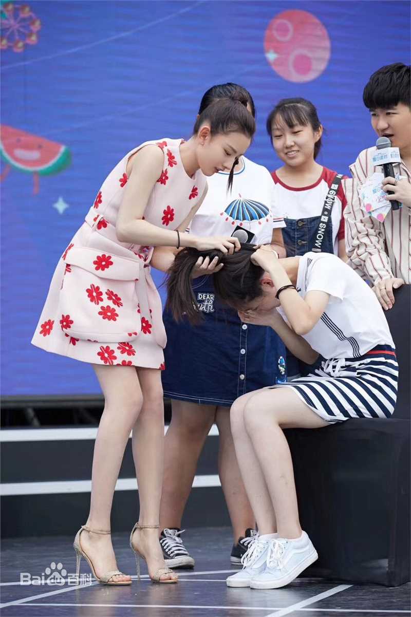 宋祖儿(lareina)明星势力榜年度新星前后照片