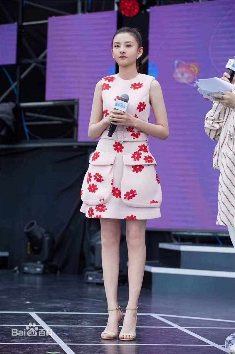 宋祖儿(lareina)明星势力榜年度新星前后照片