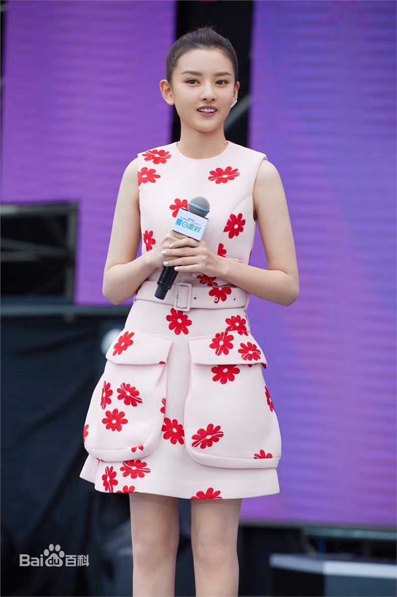 宋祖儿(lareina)明星势力榜年度新星前后照片