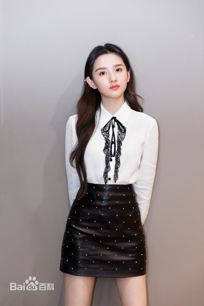 宋祖儿(lareina)第十七届中国电影华表奖性感图片图集